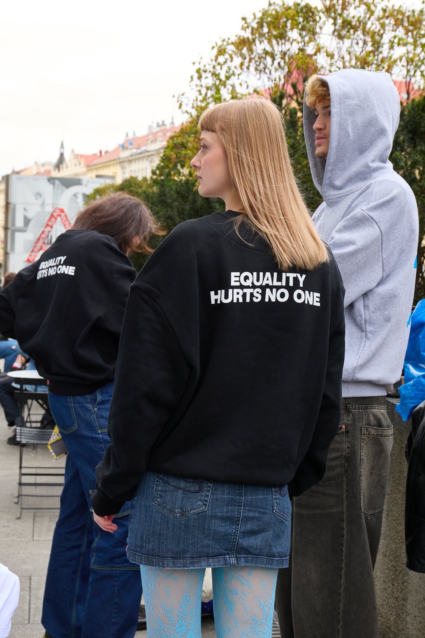 Equality Hurts No One Mikina (Crewneck)
