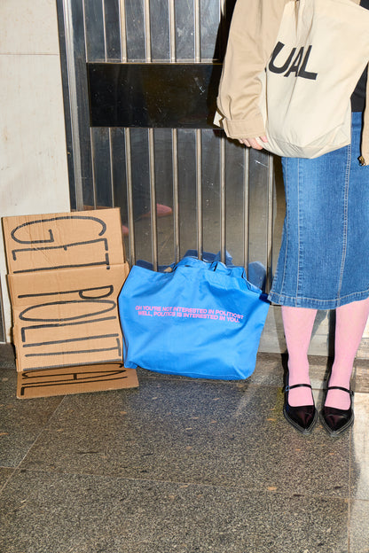 Interested in politics Shopper Bag